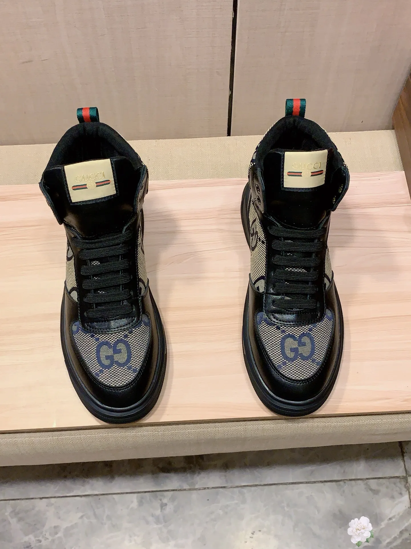 Men's men's shoes💰442💰💰🎩🎩[Lightning][Lightning] "Gucci*" latest • popular casual shoes, top brand [seduce] luxury ~ purchasing agency, top ~ quality. [Strong] The upper is made of imported breathable cowhide with fabric material ➕ Breathable sheepskin feet (•) and fine workmanship. The original stylish and stylish soft rubber wear-resistant and non-slip outsole is light and comfortable on the feet. The real thing looks better when photographed in person. 111: code: 38-44, 3️⃣ colors selected